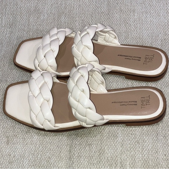 Time and Tru women’s size 7 off White Braided memory foam Sandals - Picture 10 of 14